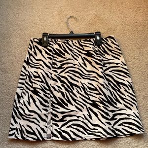 Womens mini skirt. Size M